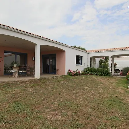 Family House In Marennes